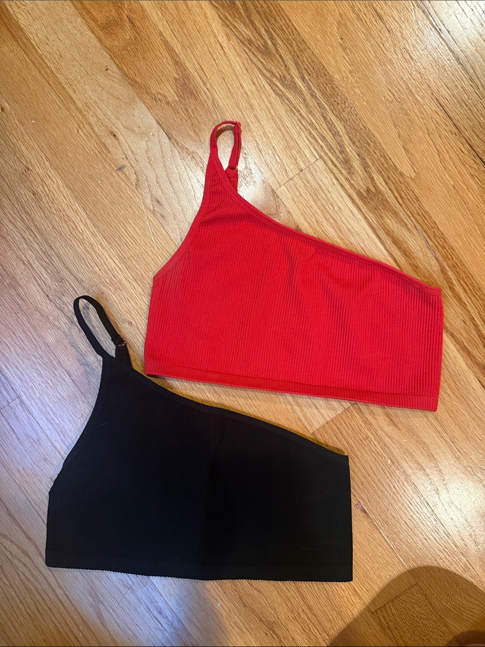 Urban Outfitters One-Shoulder Ribbed Crop Top - Red